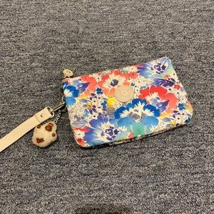 Kipling pouch